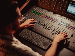 5 Features to Look for in a Professional Audio Mixer